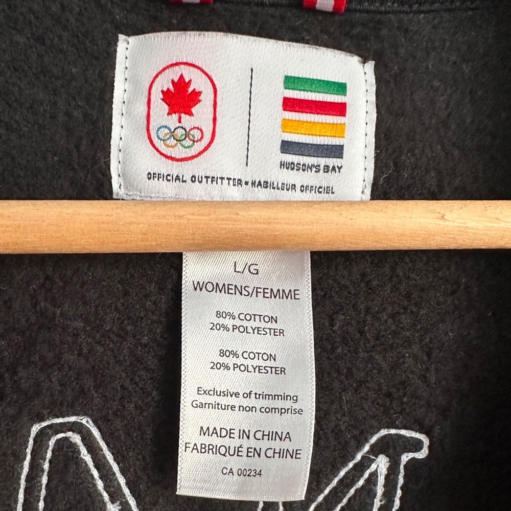 HUDSON’S BAY Team Canada Varsity Track Jacket — RARE 2014 Olympic Edition ✨ - Picture 9 of 12